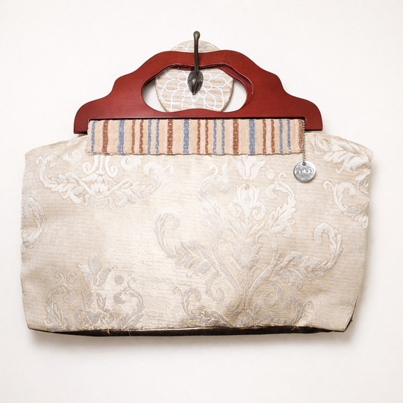 Lulu Handbags - Vintage Lulu Tapestry Damask Floral Wood Handle Handbag Ivory Boho Carpet Bag
